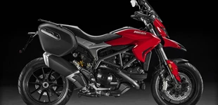 Ducati Hyperstrada 939 2017 vs Ducati Hypermotard SP 821 2013 Ducati Hyperstrada 939 2017 vs Ducati Hypermotard SP 821 2013